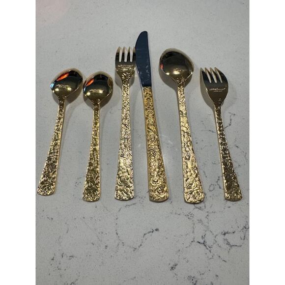 Vintage Cellini Roses Romanesque Golden Plated Flatware 44 Pieces Japan UNUSED - Picture 4 of 12